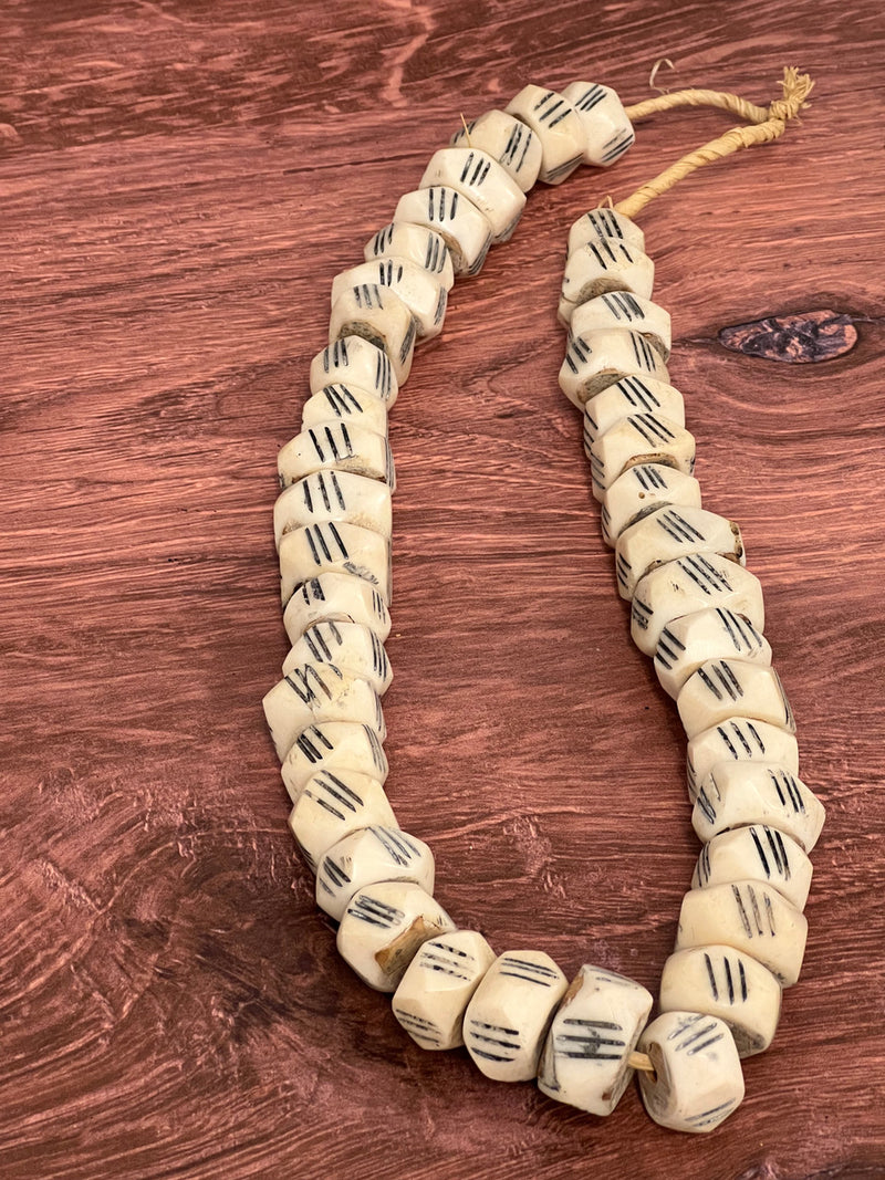 Cameroonian Beads: Bertoua